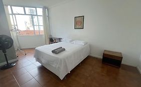 Quarto privado a 160 metros da Praia do Farol da barra l